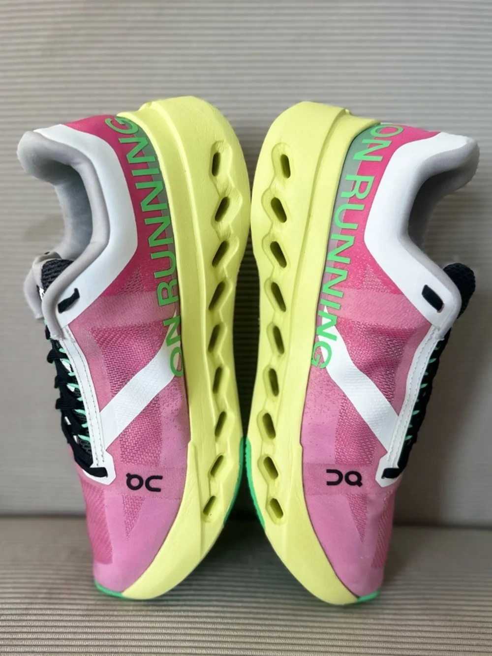 On Women's Cloudsurfer Next in the Pink / Limelight size 8.5 - Picture 5 of 11